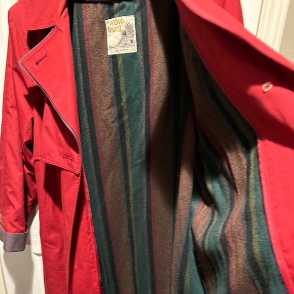 Vintage London Fog Women's Scarlet Trench Coat - Picture 5 of 5